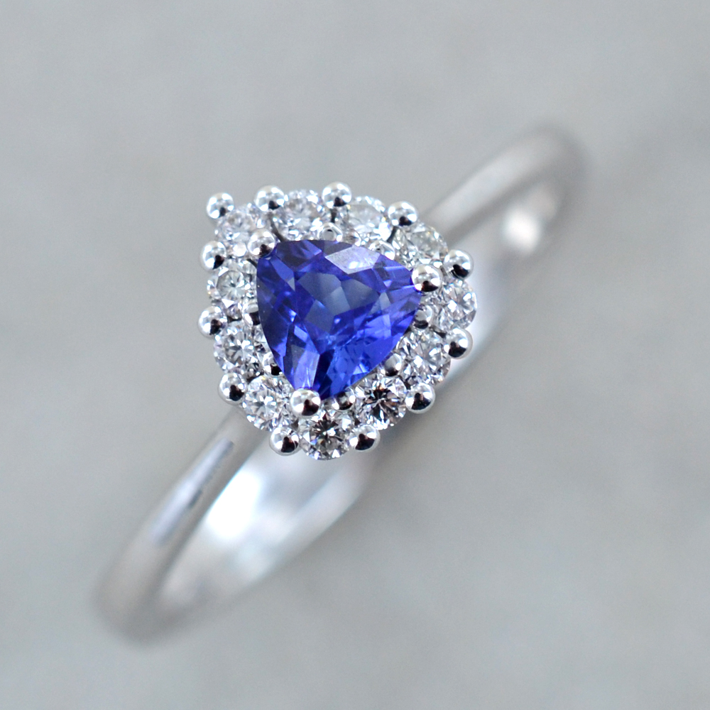 Anello Fabio Ferro Tanzanite Ovale in Oro Bianco con Diamanti FF1315-p