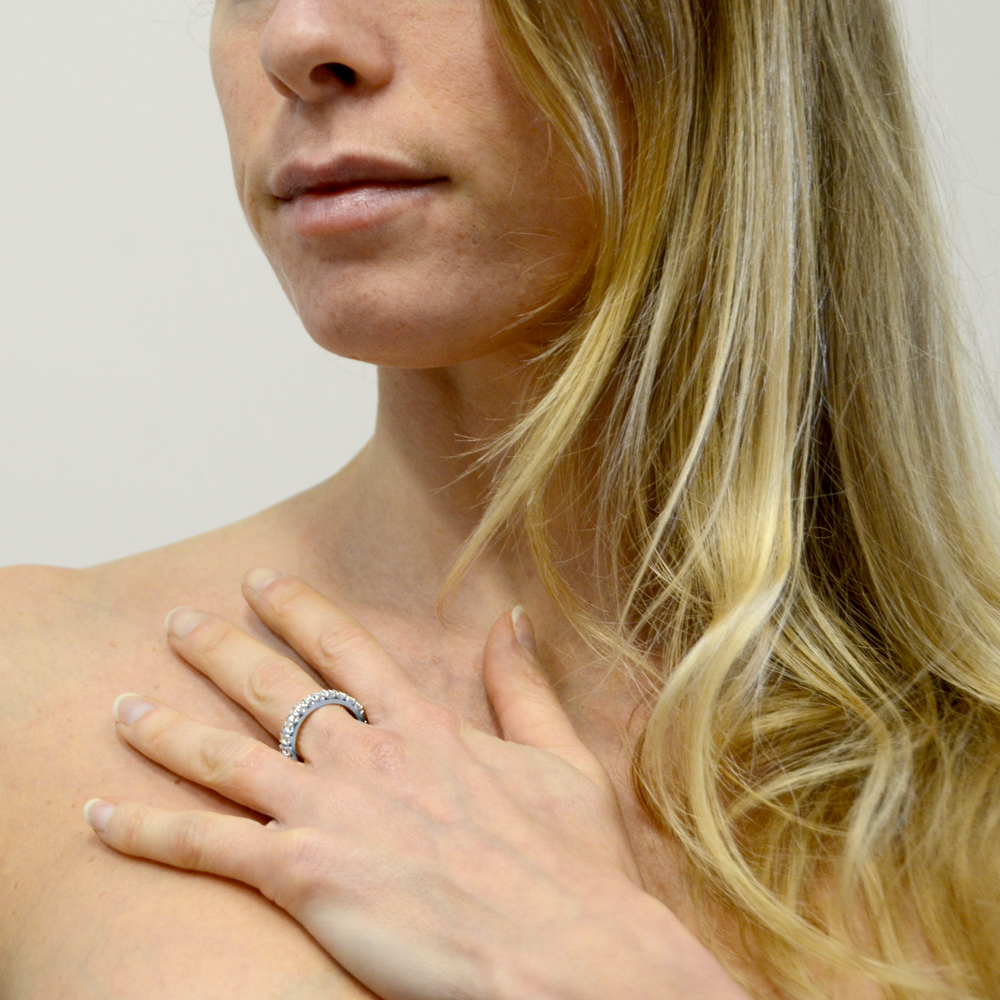 Anello riviera Eternity in oro e diamanti un carato e mezzo Gioielloro L