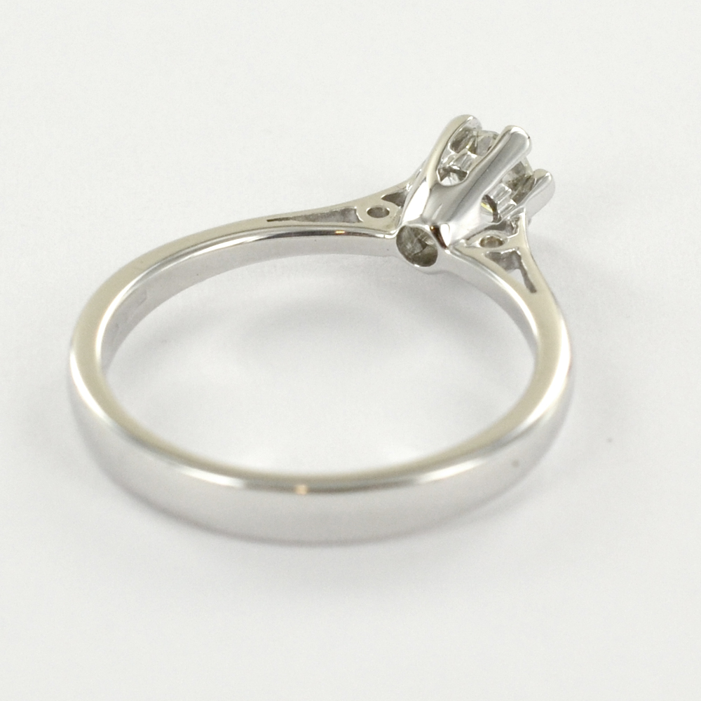 Anello Solitario a 6 griffe in oro bianco con diamante 0.26ct G Gioielloro