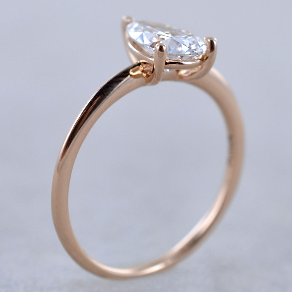 Orecchini solitario con diamanti taglio tondo da 1 ct creati