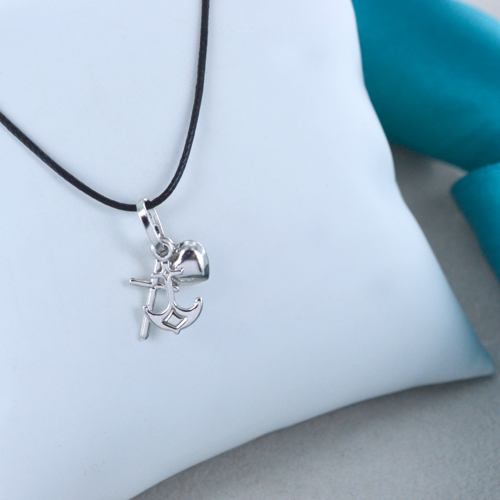 Pendaglio in argento 925 'Fede Speranza e Carità' con catenina, in