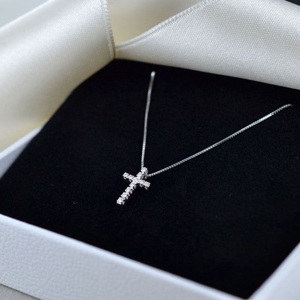 Ciondolo a forma di croce in argento placcato oro