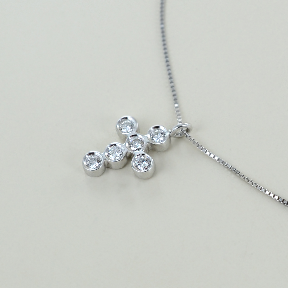 Collana con Ciondolo a Croce Classica CAOSHI per Donne, Colore
