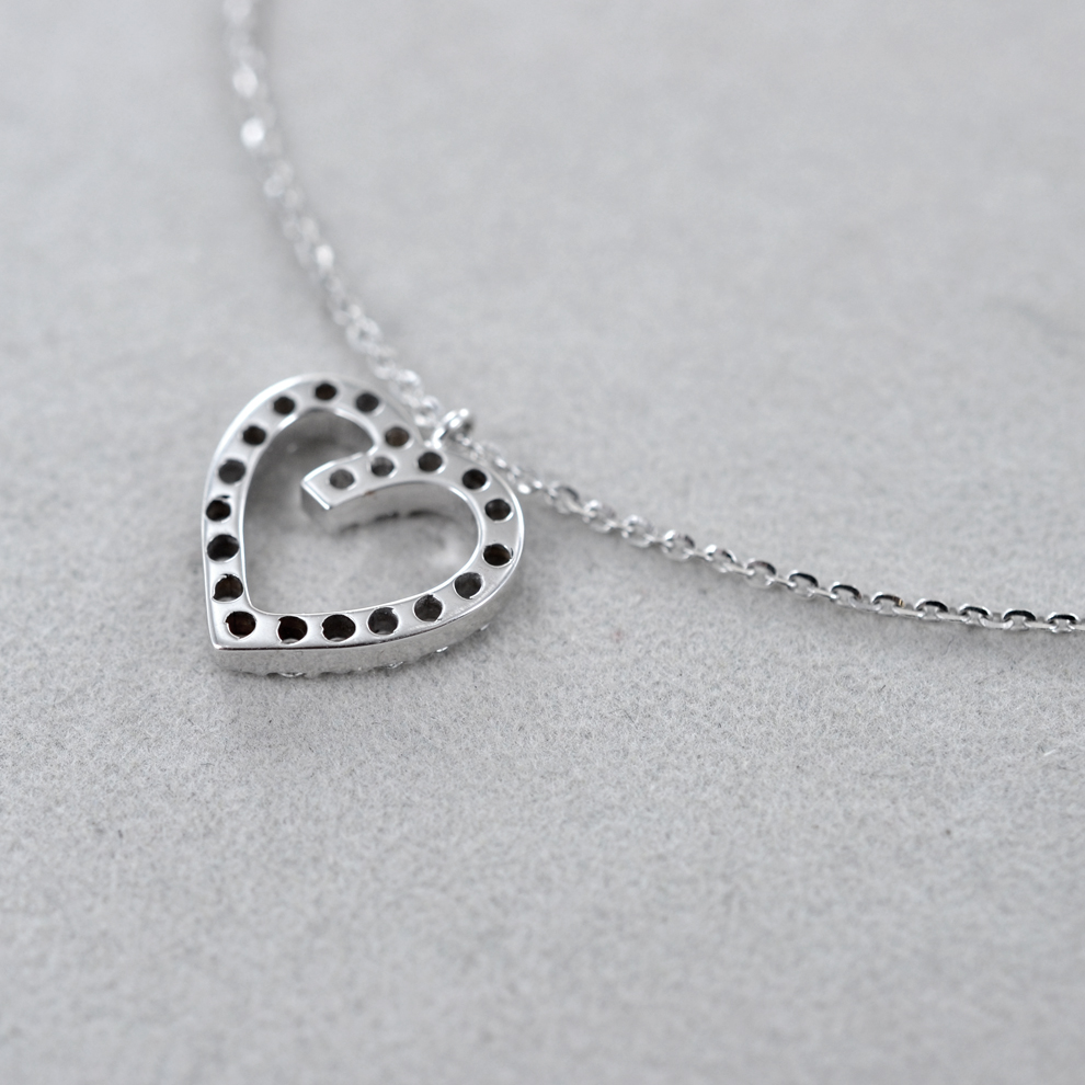 Collana a mezzo cuore outlet