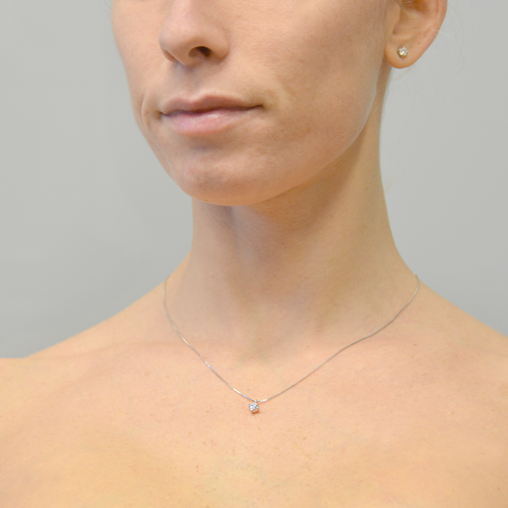 Collana con ciondolo Diamante punto luce carati 0.18 G