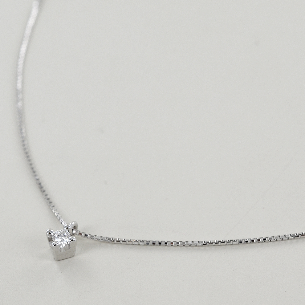 Collana con fulmine in argento: ciondolo in zircone in