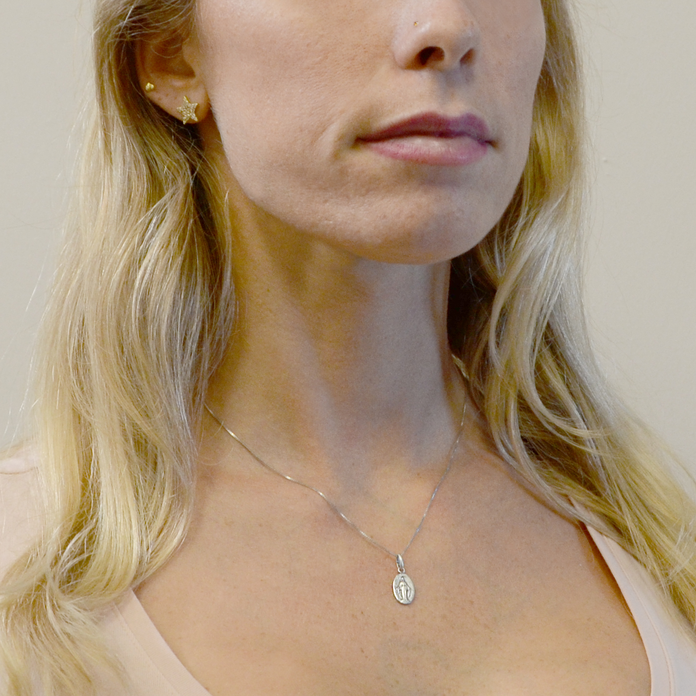 stretch Tightly sketch Collana con Medaglia Madonna Miracolosa piccola in Argento 12X 8 mm | Gioiellor stretch Tightly sketch Collana con Medaglia Madonna Miracolosa piccola in Argento 12X 8 mm | Gioiellor