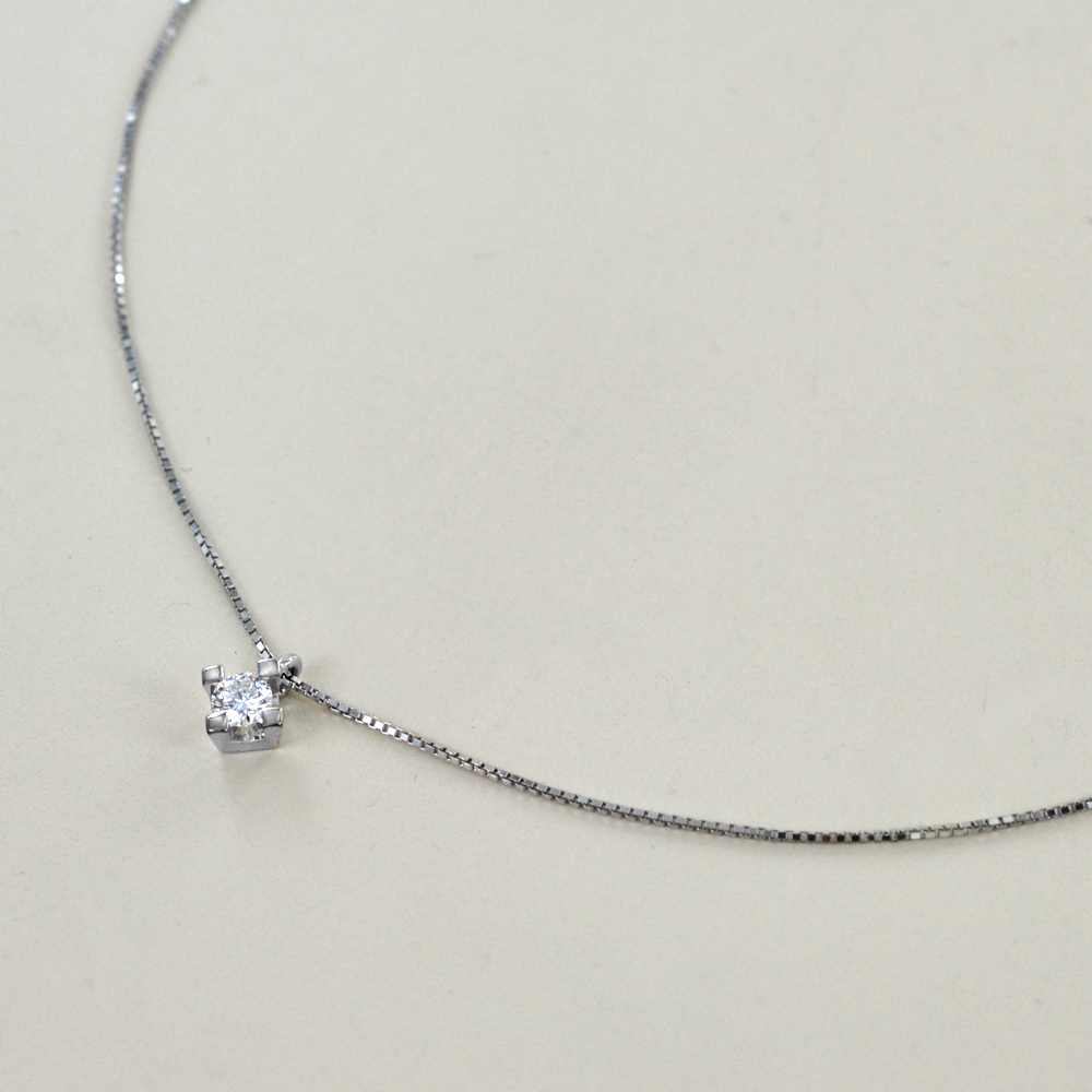 Collana Punto Luce piccolo diamante da 0.09 carati Gioielloro.it La tua gio