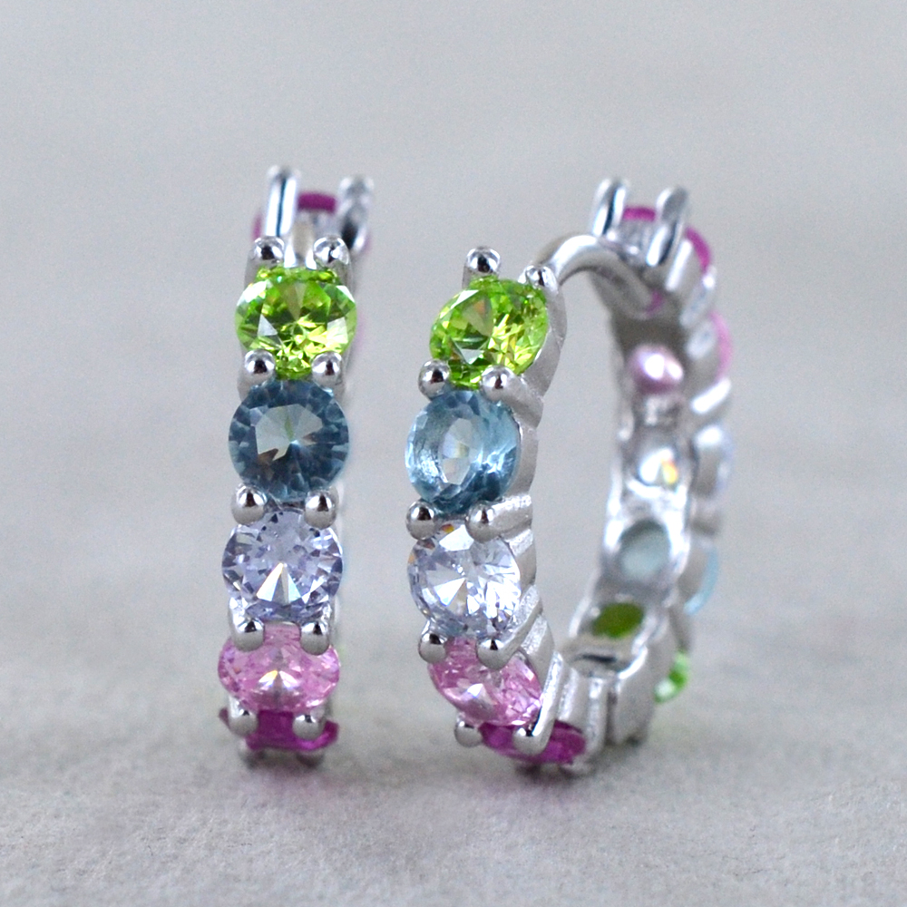 Orecchini A Cerchio Grandi Placcati Oro Con Zirconi Multicolore – Pave Rotondo Per Donna