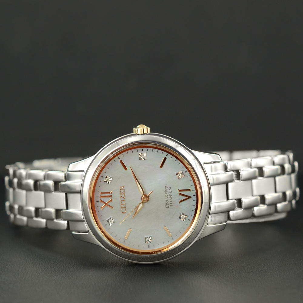Orologio Citizen da donna Lady Eco-Drive madreperla e diamanti EM0726-89Y |  Gio